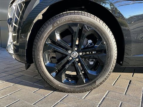 New 2026 Jaguar F-PACE R-Dynamic S image 12