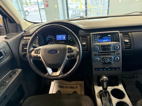 Used 2017 Ford Flex SE image 14