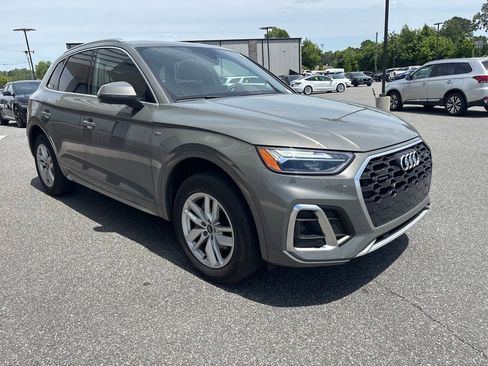 Used 2023 Audi Q5 2.0T Premium w/ Convenience Package AWD/4WD image 9