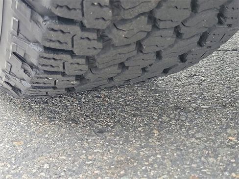 Certified 2022 Chevrolet Silverado 1500 LT Trail Boss w/ Convenience Package II image 33