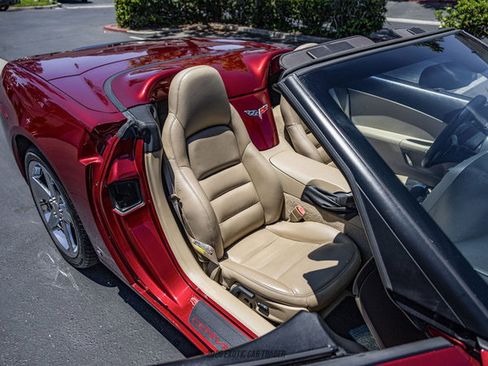 Used 2006 Chevrolet Corvette Convertible w/ Preferred Equipment Group RWD image 46