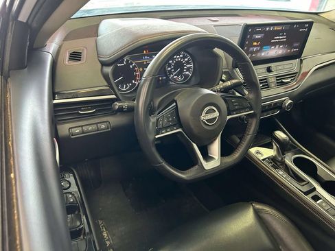 Used 2023 Nissan Altima 2.5 SR w/ SR Premium Package AWD/4WD image 13
