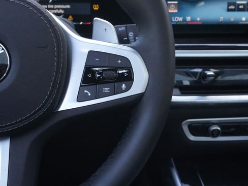 Used 2025 BMW X7 xDrive40i w/ M Sport Package AWD/4WD image 19