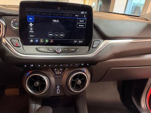Used 2026 Chevrolet Blazer LT FWD image 16