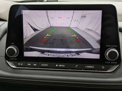 Used 2023 Nissan Rogue S AWD/4WD image 9
