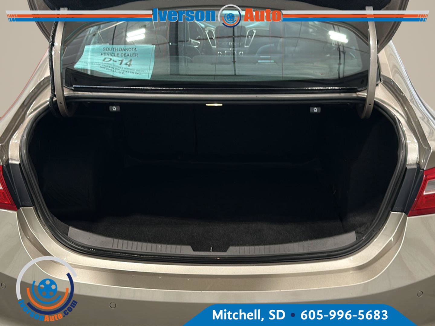 Used 2025 Chevrolet Malibu LT FWD image 28