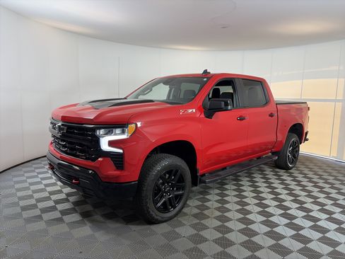 Used 2024 Chevrolet Silverado 1500 LT Trail Boss w/ Protection Package AWD/4WD image 2