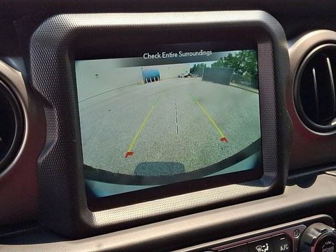 Used 2021 Jeep Wrangler Unlimited Sport w/ Sun And Sound Package AWD/4WD image 4