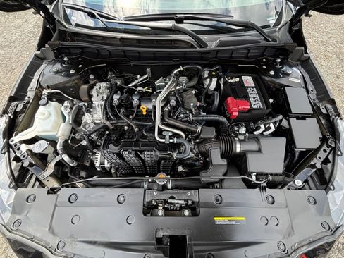 Used 2025 Nissan Altima 2.5 SR FWD image 32