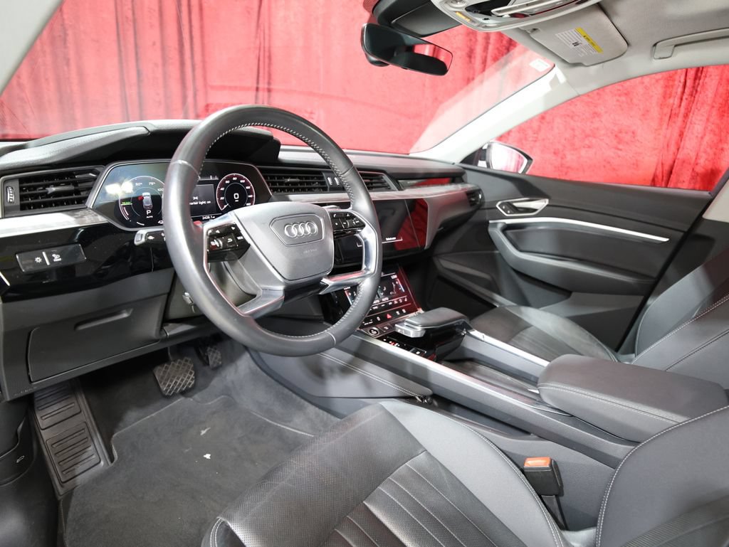 Used 2021 Audi e-tron Premium Plus w/ Premium Plus Package AWD/4WD image 12