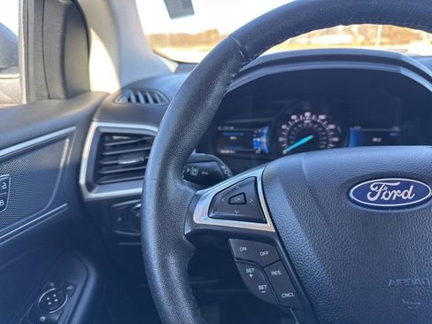 Used 2022 Ford Edge SEL image 12