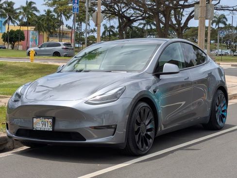 Used 2024 Tesla Model Y Performance image 1