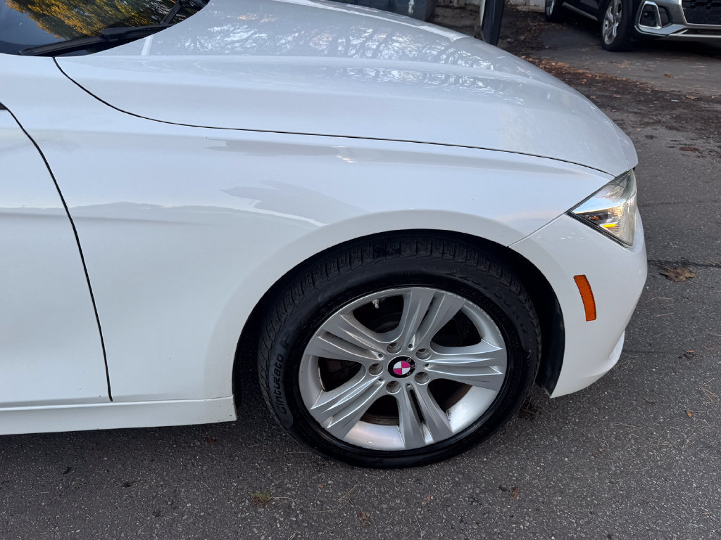 Used 2016 BMW 328i xDrive Sedan AWD/4WD image 8