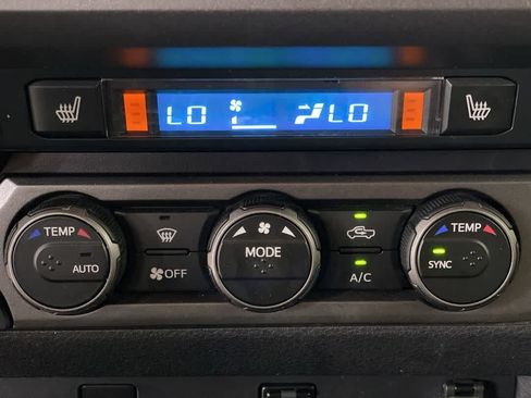 Used 2019 Toyota Tacoma TRD Off-Road w/ TRD Premium Off Road Package AWD/4WD image 22