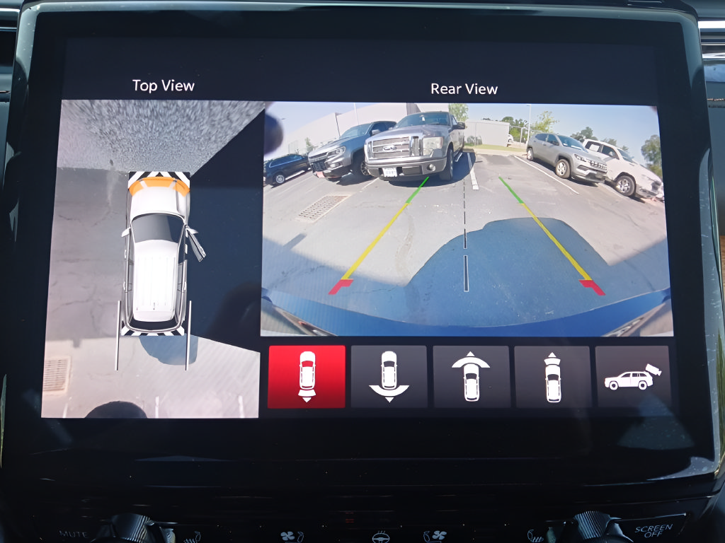 Used 2023 Jeep Grand Cherokee L Summit AWD/4WD image 9