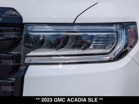 Used 2023 GMC Acadia SLE w/ Driver Convenience Package FWD image 15
