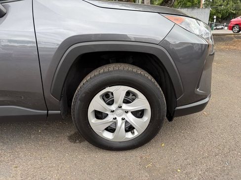 Certified 2021 Toyota RAV4 LE w/ Carpet Mat Package (TMS) AWD/4WD image 12