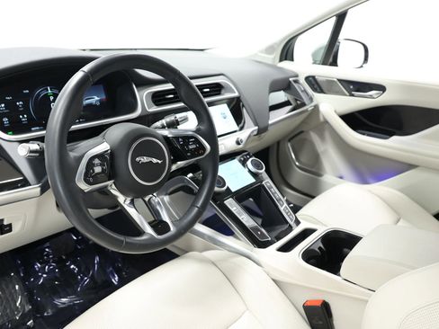 Used 2020 Jaguar I-PACE SE image 2