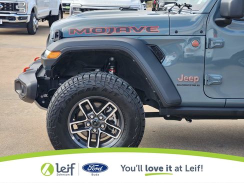 Used 2026 Jeep Gladiator Mojave AWD/4WD image 6