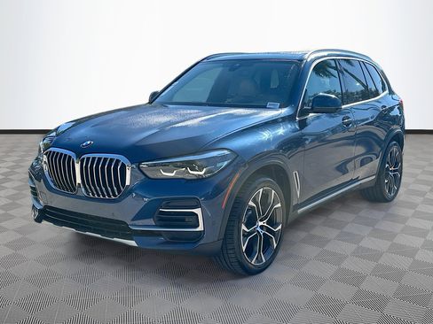 Certified 2023 BMW X5 sDrive40i w/ Premium Package image 3