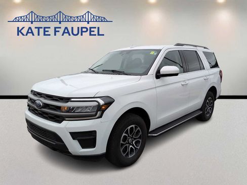 Used 2023 Ford Expedition XLT AWD/4WD image 2