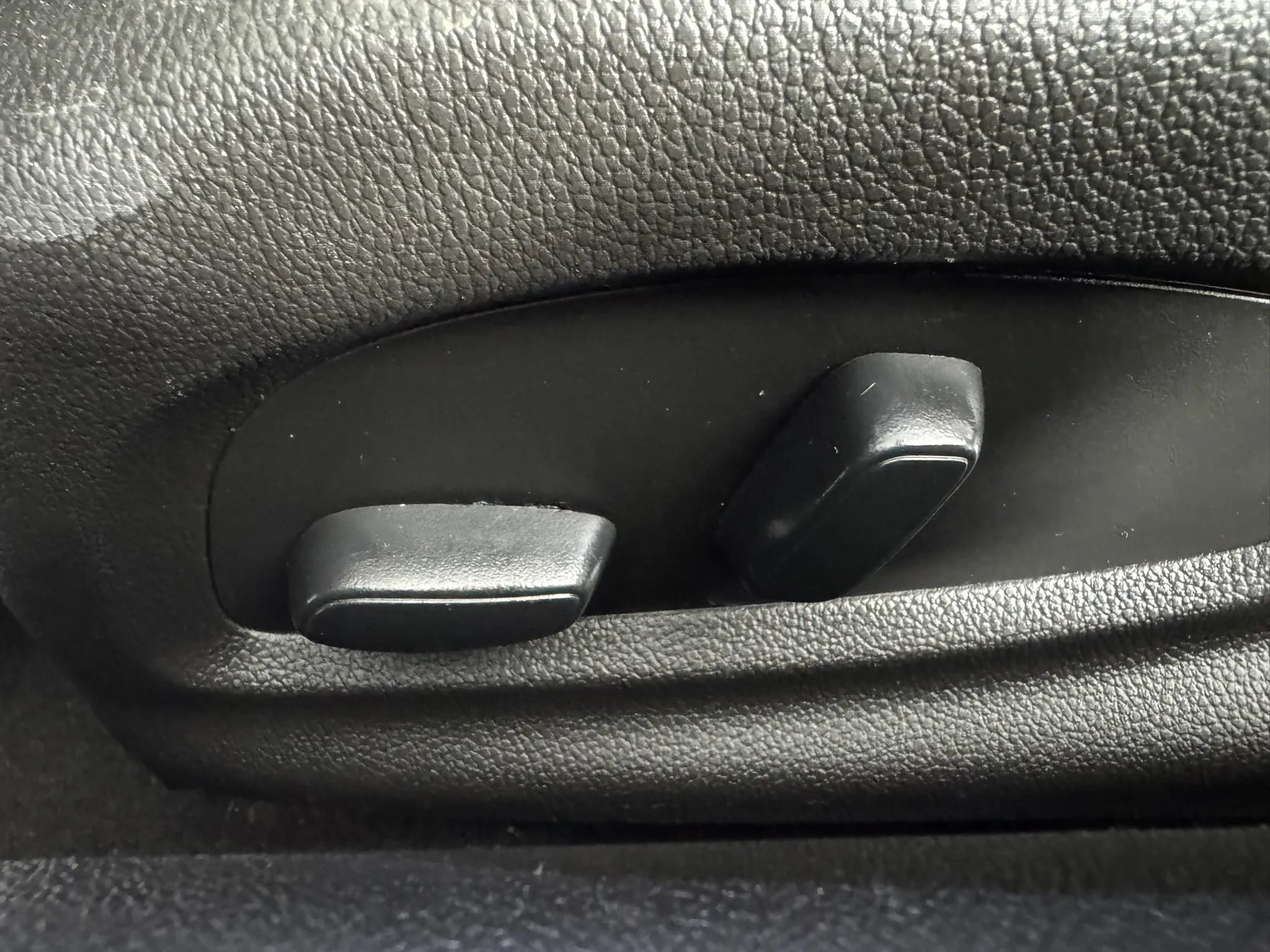 Used 2021 Chevrolet Camaro SS RWD image 38