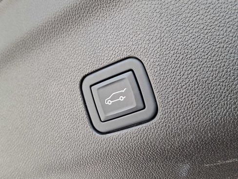 Used 2024 GMC Yukon SLT w/ SLT Luxury Package AWD/4WD image 35
