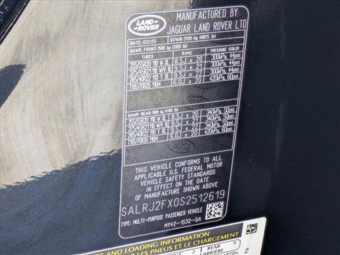 Used 2025 Land Rover Discovery S AWD/4WD image 27