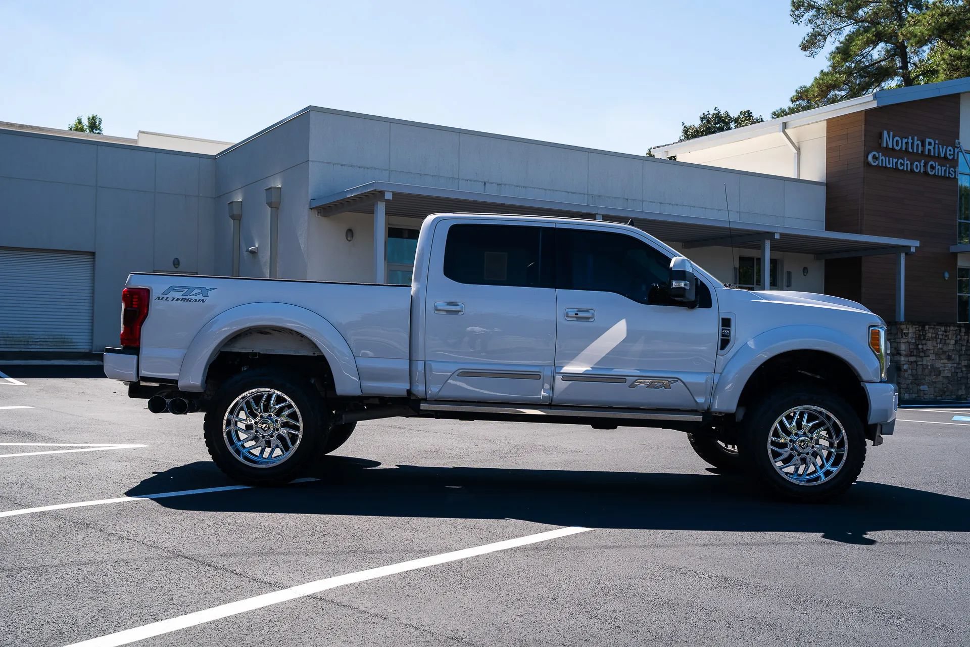 Used 2019 Ford F250 Lariat w/ Lariat Ultimate Package AWD/4WD image 11