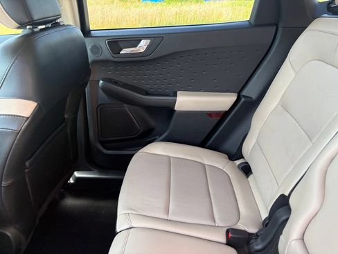 Used 2020 Ford Escape Titanium AWD/4WD image 49