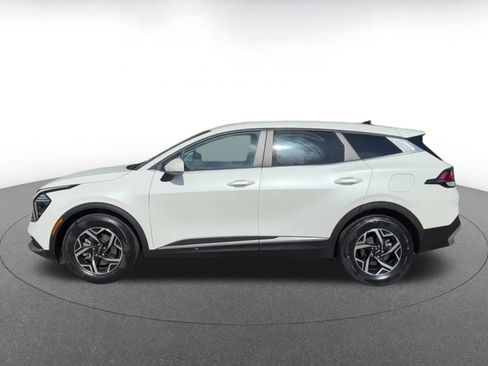 Used 2025 Kia Sportage LX image 9