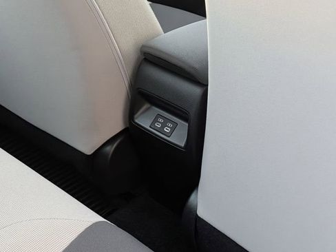 Used 2024 Toyota Corolla LE w/ LE Convenience Package image 31