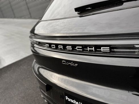 Used 2025 Porsche Cayenne Turbo image 39