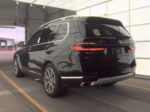 Used 2024 BMW X7 xDrive40i w/ Parking Assistance Package AWD/4WD image 7