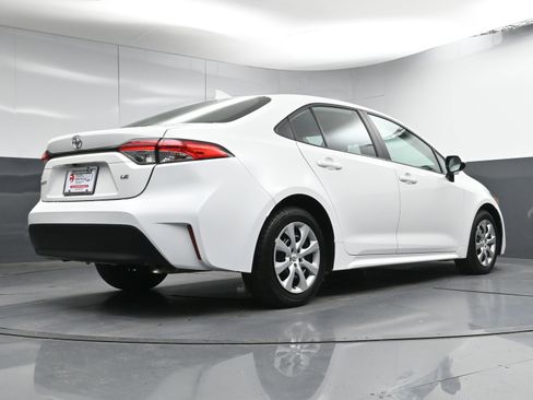 Certified 2024 Toyota Corolla LE image 27
