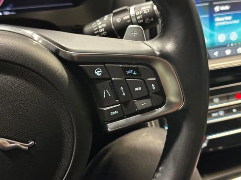 Used 2019 Jaguar F-PACE S image 31