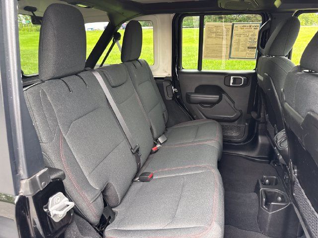 Used 2025 Jeep Wrangler Unlimited Rubicon AWD/4WD image 15
