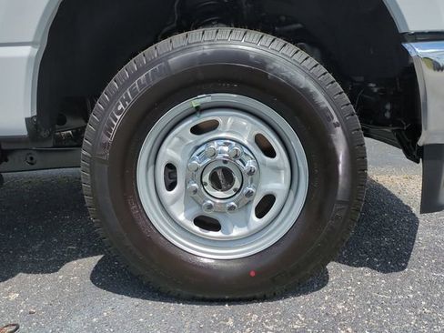 New 2026 Ford F250 XL w/ XL Chrome Package AWD/4WD image 11
