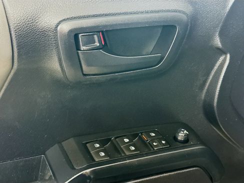 Used 2020 Toyota Tacoma SR image 22