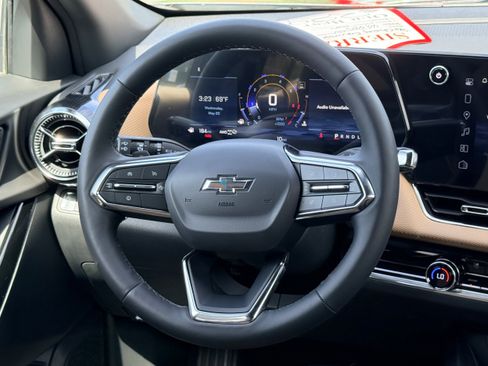 New 2026 Chevrolet Equinox ACTIV w/ Convenience Package III AWD/4WD image 15