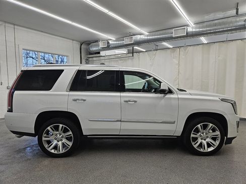 Used 2018 Cadillac Escalade Premium Luxury image 5