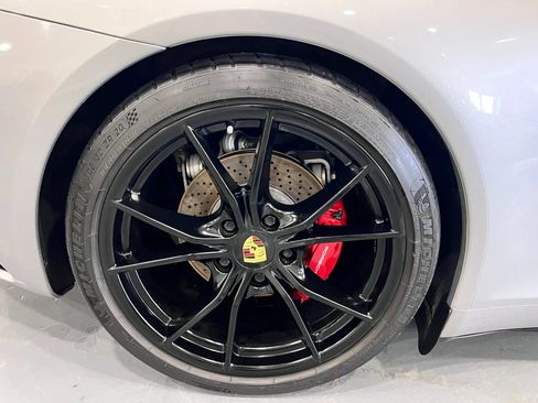 Used 2018 Porsche 911 Carrera S RWD image 40