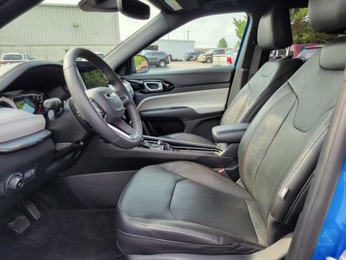 Used 2023 Jeep Compass Limited AWD/4WD image 9
