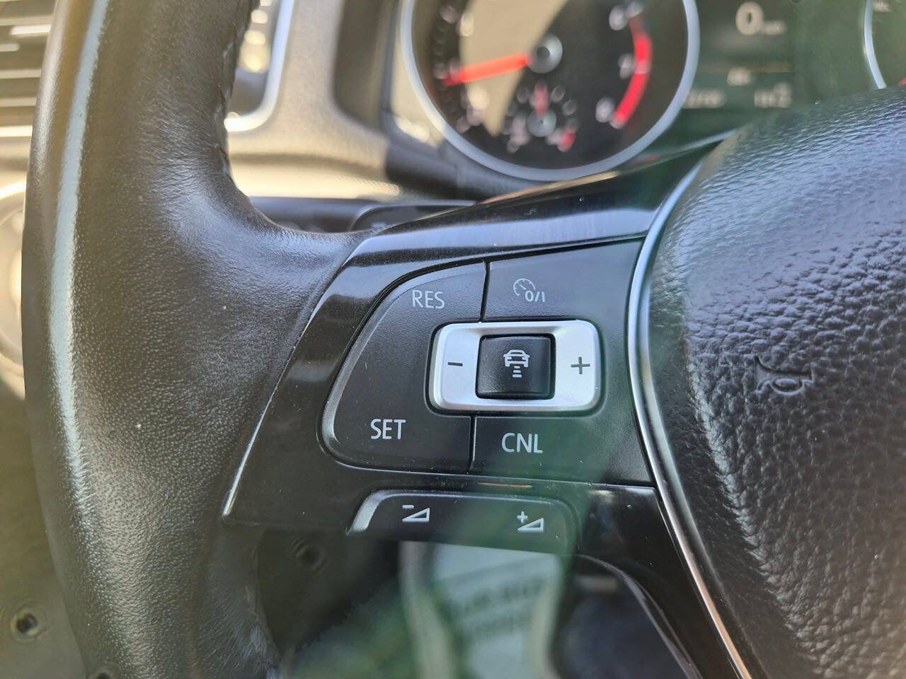 Used 2019 Volkswagen Passat 2.0T SE R-Line FWD image 12