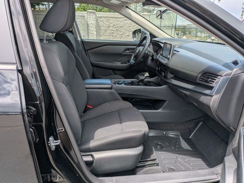 Used 2024 Nissan Rogue S AWD/4WD image 30
