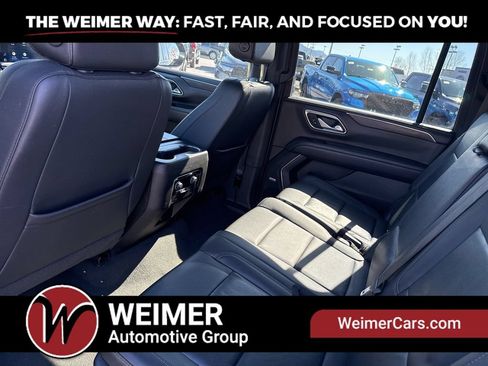 Used 2022 Chevrolet Suburban LT AWD/4WD image 9