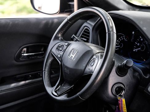 Used 2022 Honda HR-V Sport image 24