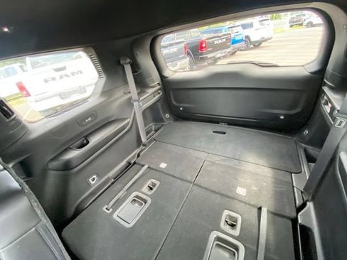 Used 2023 Jeep Grand Cherokee L Laredo AWD/4WD image 16