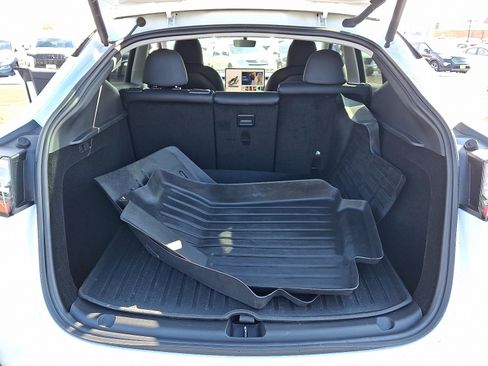 Used 2023 Tesla Model Y Long Range image 29