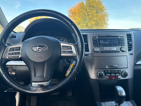 Used 2013 Subaru Outback 2.5i Premium w/ All-Weather Pkg image 11